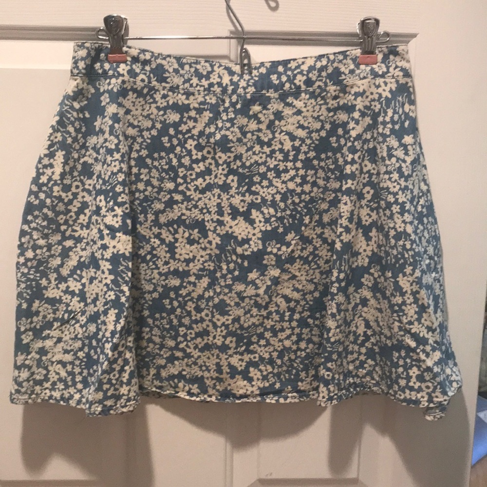 Floral mini skirt